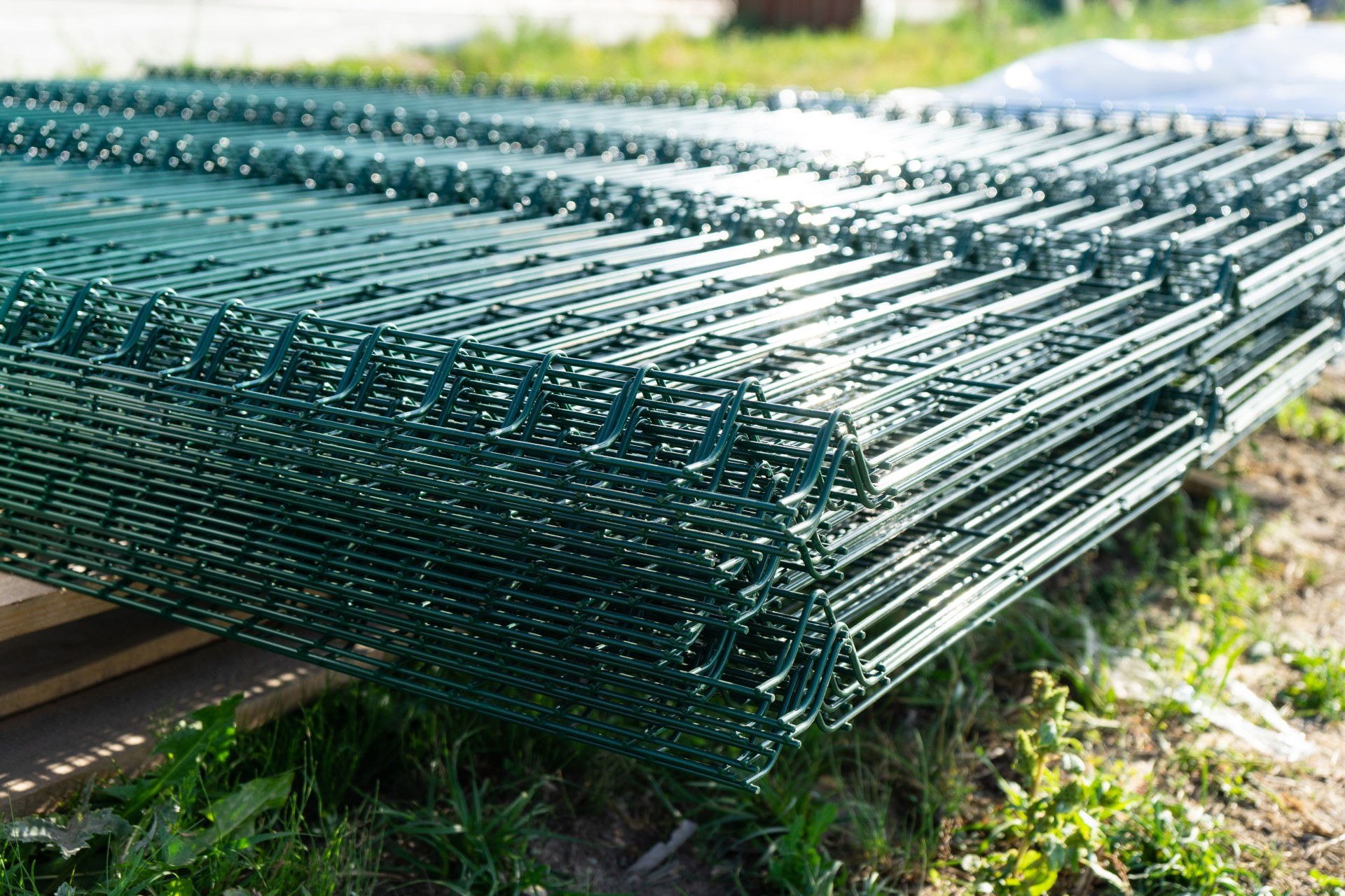 Gotowe panele ogrodzeniowe to wygodne rozwiązanie do grodzenia posesji