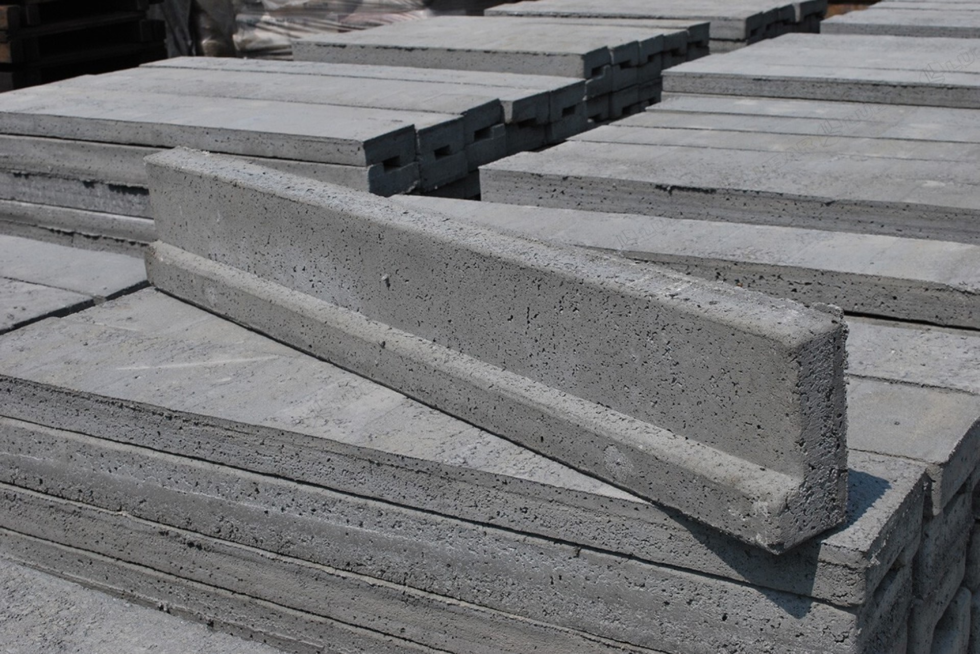 Nadproże L19 betonowe, prefabrykowane, w kształcie litery L